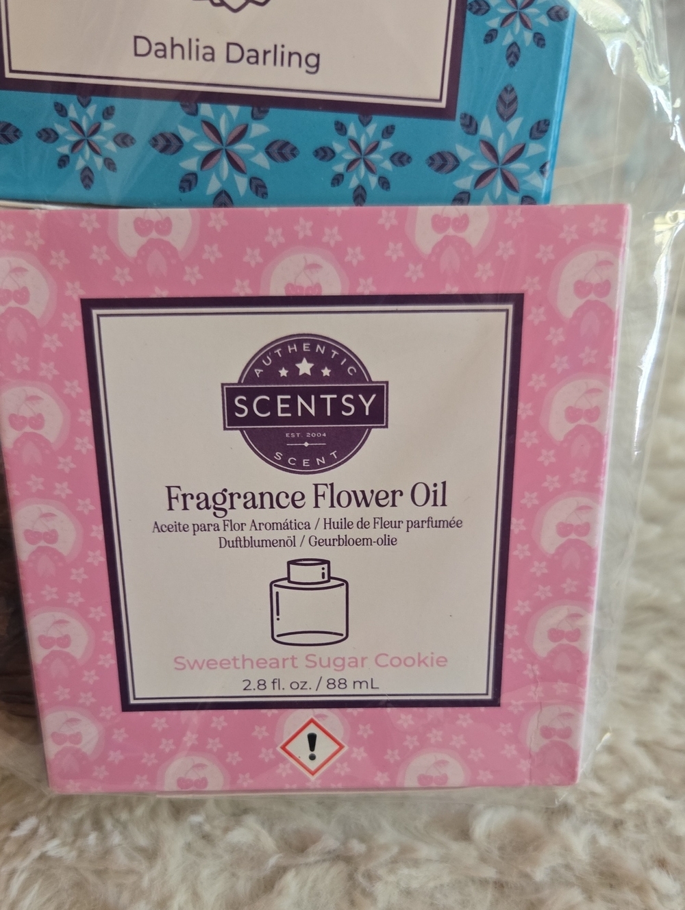 Scentsy Blue & Pink Fragrance Flower and Oil Duo - Picture 2 of 4